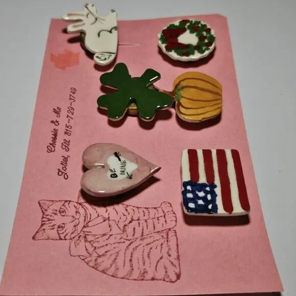 Chessie & Me Vintage Ceramic Holiday Button Covers - Picture 15 of 16